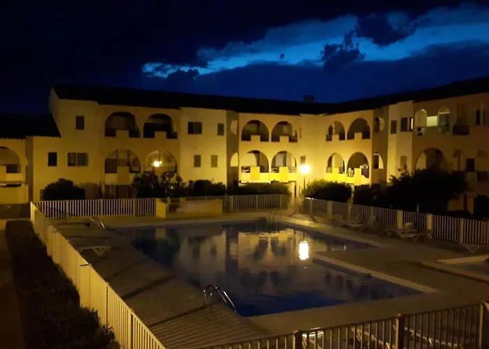 Mezzanine En Avec Piscine Au Village *