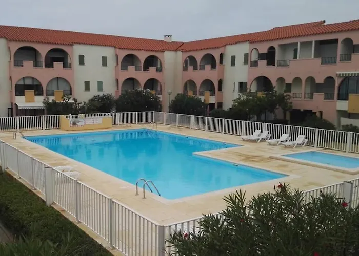 Mezzanine En Avec Piscine Au Village דירה *