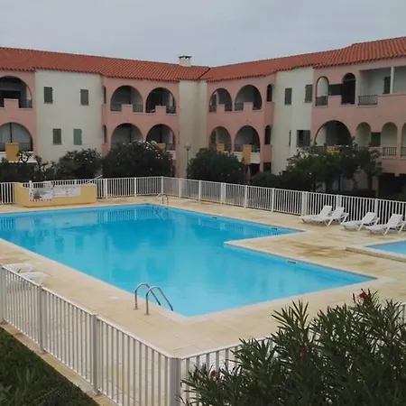 Mezzanine En Avec Piscine Au Village Apartment *