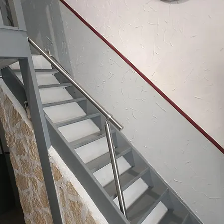 Mezzanine En Avec Piscine Au Village Apartment *