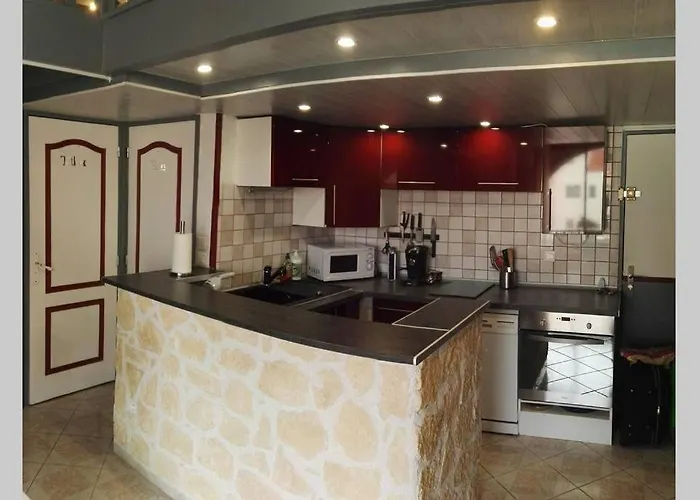 Mezzanine En Avec Piscine Au Village Apartmán *